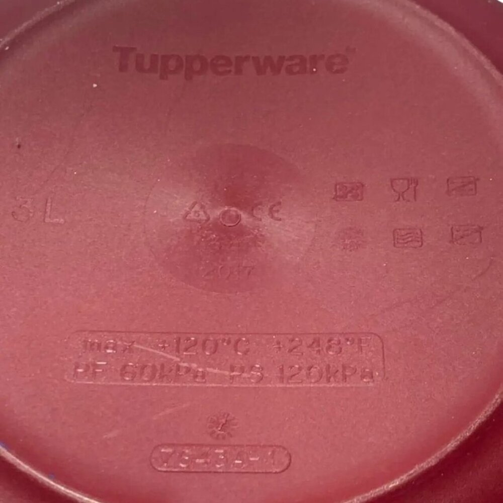 Tupperware Microwave Pressure Cooker RED - Picture 5 of 6